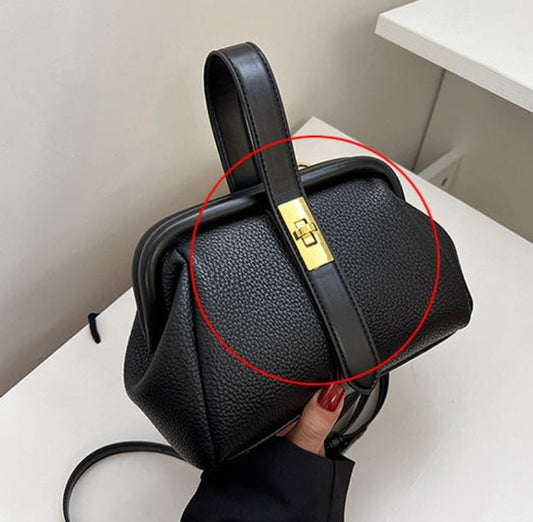 Chloe Vintage Mini Messenger Crossbody Handbag - Black