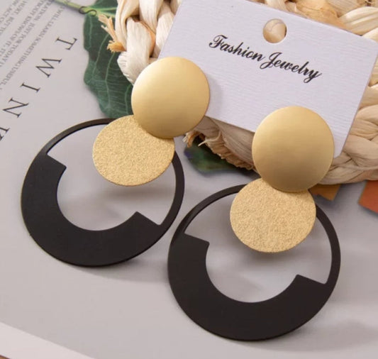 Retro Hollow Earrings